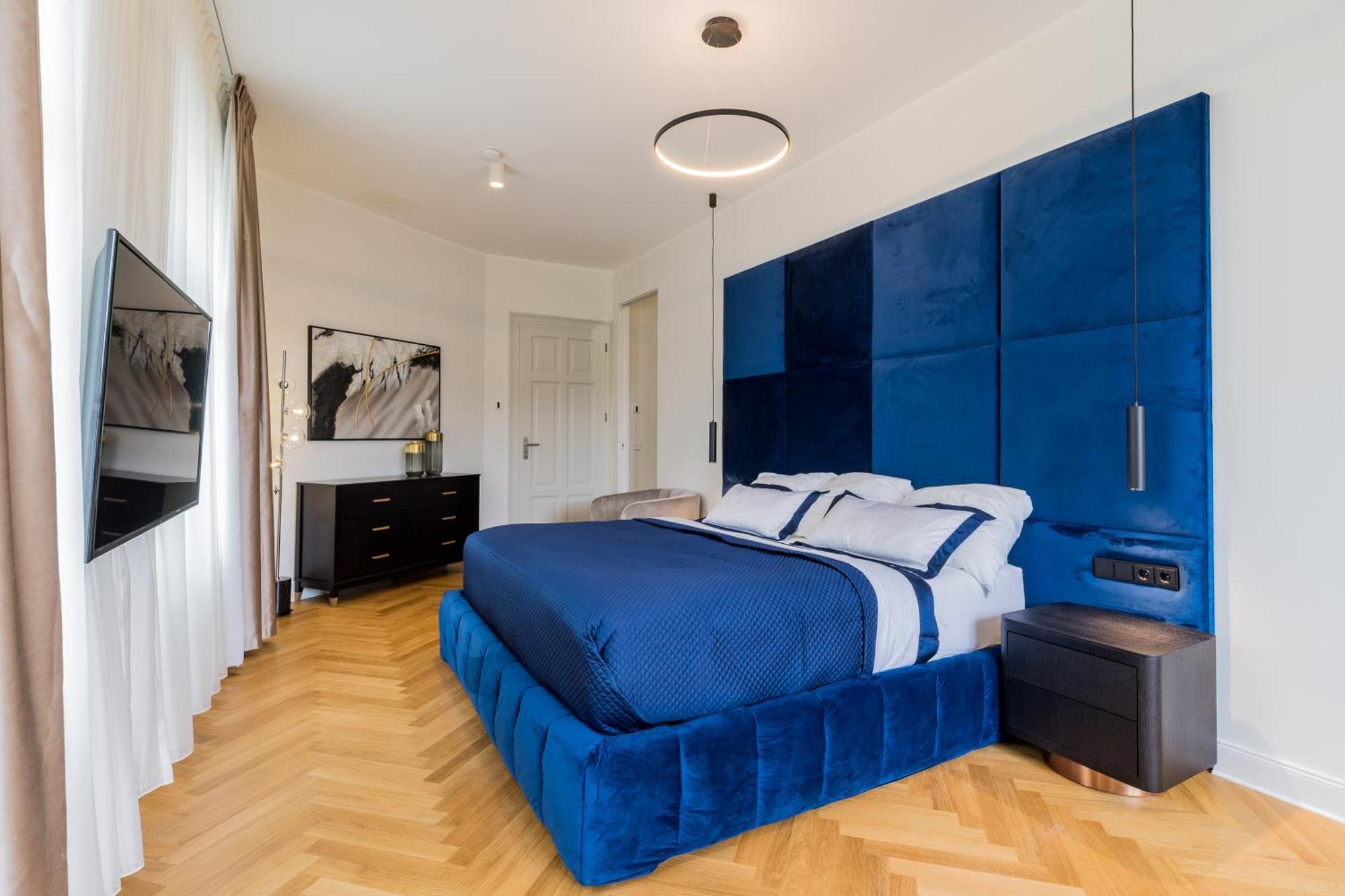 Kraus7 Ron Apartment